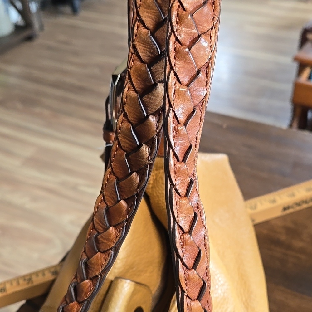 B Makowsky Elegant Tan Leather Tote Bag Hobo Bag With Braided Handles Footed - Picture 9 of 9